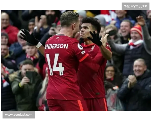 张伯伦在球队中的位置调整与战术运用对比赛影响的深度剖析 张伯伦在球队中的位置调整与战术运用对比赛影响的深度剖析